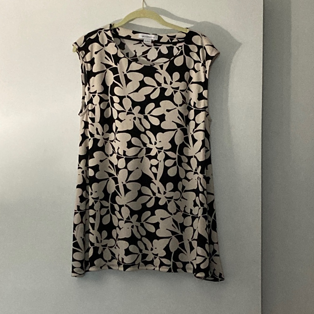 Liz Claiborne Black and Cream Patterned Top